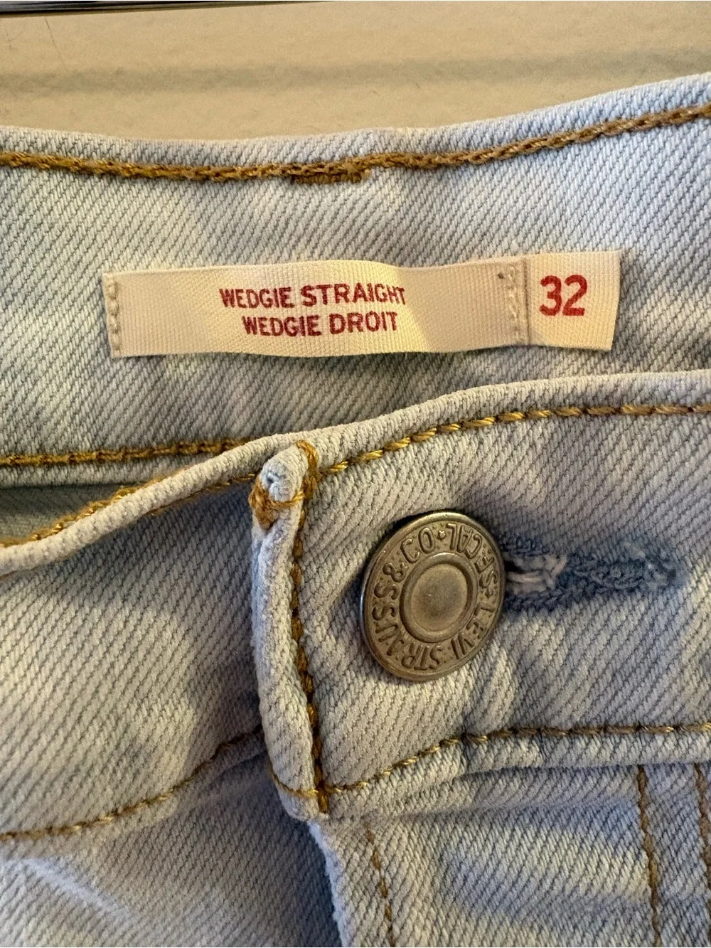 Levi's women’s Light Blue, high waist Cropped, wedge, straight Jeans, Sz 32. - Picture 3 of 16